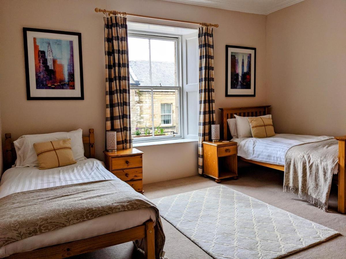 Huge 4 Bed Apt - Perfect Base To Explore The Borders Джедбърг Екстериор снимка
