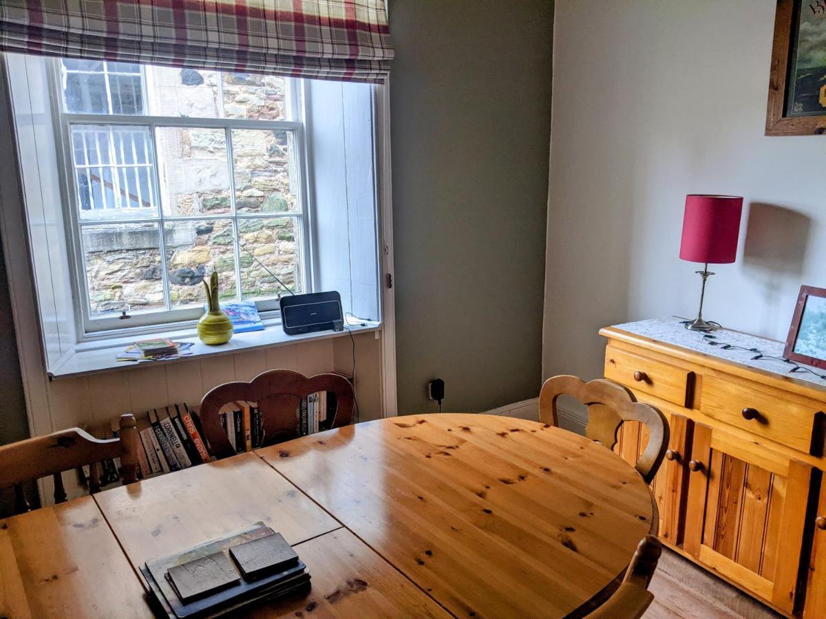 Huge 4 Bed Apt - Perfect Base To Explore The Borders Джедбърг Екстериор снимка